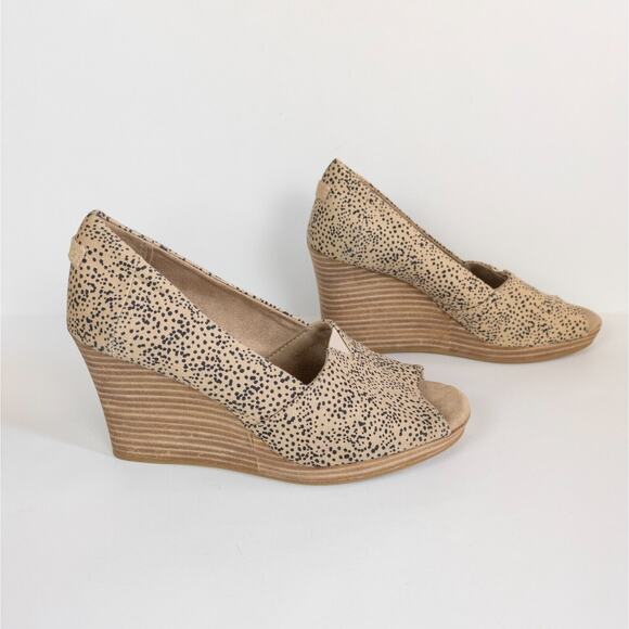 TOMS Michelle Wedge Heel Pump Sand Tiny Cheetah Peep Toe Canvas Women's 7 - Picture 3 of 8